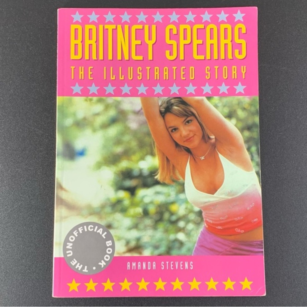 Britney Spears: The Illustrated Story by Amanda Stevens. 2000.